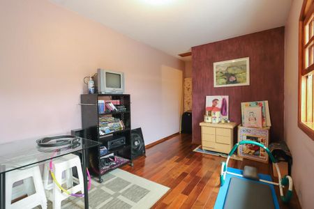 Casa à venda com 170m², 4 quartos e 2 vagas Casa à venda com 170m², 4 quartos e 2 vagasSuíte