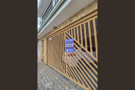 Casa à venda com 170m², 4 quartos e 2 vagas Casa à venda com 170m², 4 quartos e 2 vagasFachada