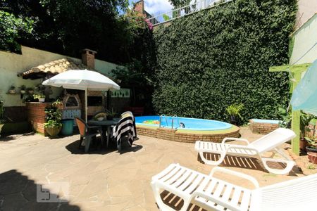 Casa à venda com 267m², 3 quartos e 2 vagas Casa à venda com 267m², 3 quartos e 2 vagasPiscina