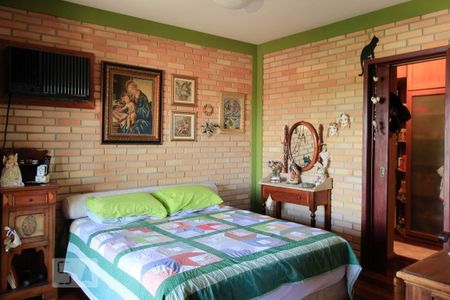 Casa à venda com 267m², 3 quartos e 2 vagas Casa à venda com 267m², 3 quartos e 2 vagasSuíte
