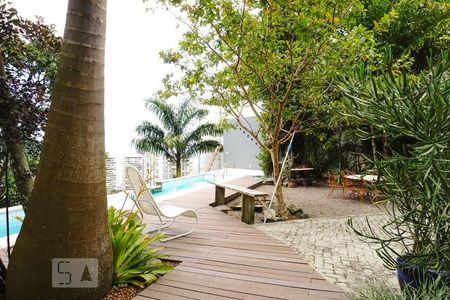 Casa à venda com 424m², 5 quartos e 4 vagasÁrea Externa - Jardim