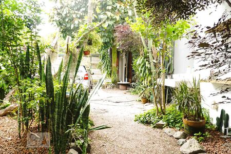 Casa à venda com 424m², 5 quartos e 4 vagasÁrea Externa - Jardim