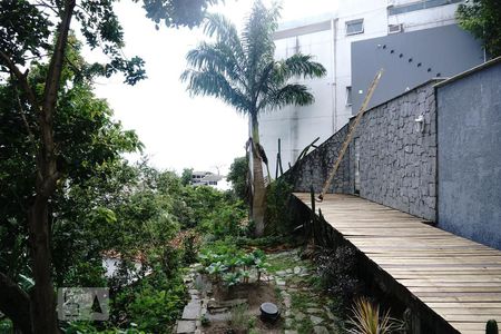 Casa à venda com 424m², 5 quartos e 4 vagasVista da Suíte 5