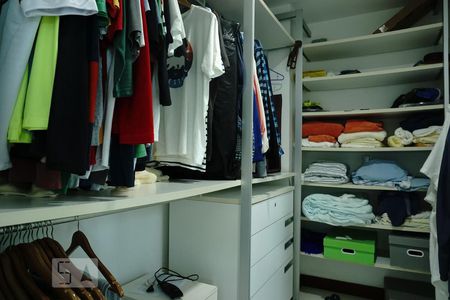 Casa à venda com 424m², 5 quartos e 4 vagasCloset da Suíte 4