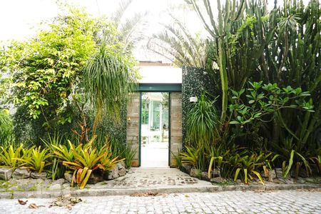 Casa à venda com 424m², 5 quartos e 4 vagasFachada