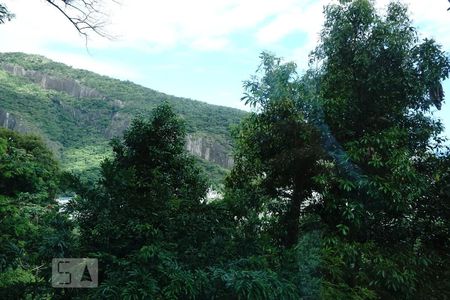 Casa à venda com 424m², 5 quartos e 4 vagasVista da Suíte 5