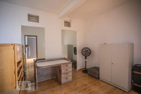 Casa à venda com 350m², 3 quartos e 8 vagas Casa à venda com 350m², 3 quartos e 8 vagasCloset