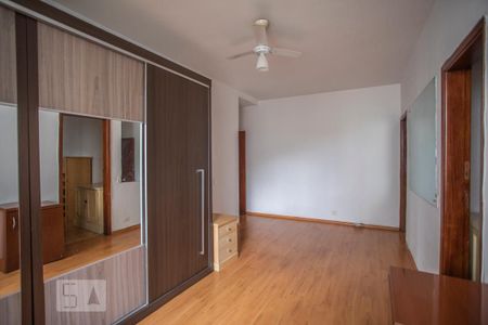 Casa à venda com 350m², 3 quartos e 8 vagas Casa à venda com 350m², 3 quartos e 8 vagasSuíte 2
