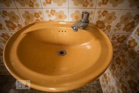 Casa à venda com 350m², 3 quartos e 8 vagas Casa à venda com 350m², 3 quartos e 8 vagasBanheiro de Serviço - Torneira