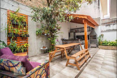 Casa à venda com 350m², 3 quartos e 8 vagas Casa à venda com 350m², 3 quartos e 8 vagasQuintal - Churrasqueira