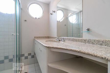 Apartamento à venda com 57m², 1 quarto e 1 vaga Apartamento à venda com 57m², 1 quarto e 1 vagaBanheiro da Suíte