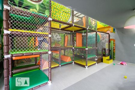 Apartamento à venda com 166m², 4 quartos e 2 vagas Apartamento à venda com 166m², 4 quartos e 2 vagasBrinquedoteca