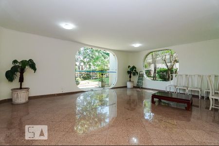 Apartamento à venda com 180m², 3 quartos e 3 vagas Apartamento à venda com 180m², 3 quartos e 3 vagasÁrea comum - Salão de festas