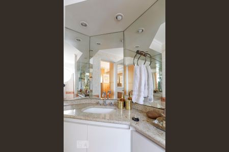 Apartamento à venda com 180m², 3 quartos e 3 vagasBanheiro da Suíte