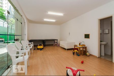 Apartamento à venda com 180m², 3 quartos e 3 vagas Apartamento à venda com 180m², 3 quartos e 3 vagasÁrea comum - Salão de festas