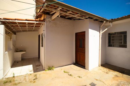 Casa à venda com 90m², 2 quartos e 1 vaga Casa à venda com 90m², 2 quartos e 1 vagaFachada