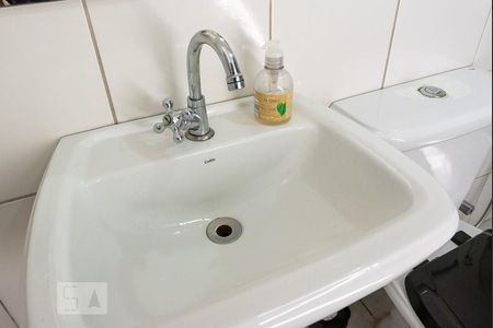 Casa à venda com 360m², 3 quartos e 4 vagas Casa à venda com 360m², 3 quartos e 4 vagasDetalhe do Banheiro da Suite