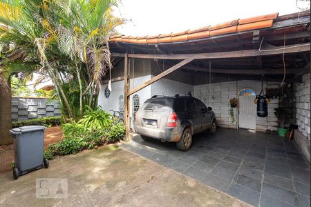 Casa à venda com 360m², 3 quartos e 4 vagas Casa à venda com 360m², 3 quartos e 4 vagasGaragem
