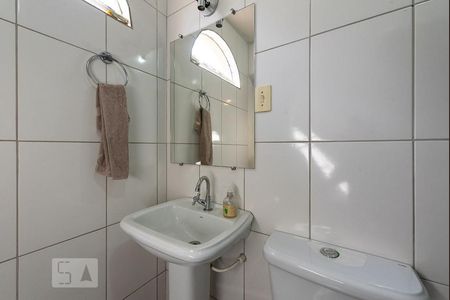 Casa à venda com 360m², 3 quartos e 4 vagas Casa à venda com 360m², 3 quartos e 4 vagasBanheiro da Suíte