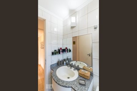 Apartamento à venda com 84m², 3 quartos e 2 vagas Apartamento à venda com 84m², 3 quartos e 2 vagasBanheiro Social