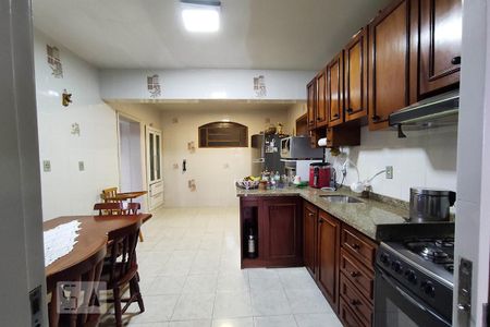 Casa à venda com 192m², 2 quartos e 2 vagasCozinha