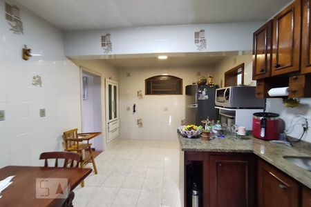 Casa à venda com 192m², 2 quartos e 2 vagasCozinha