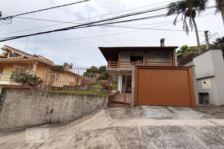 Casa à venda com 192m², 2 quartos e 2 vagasFachada