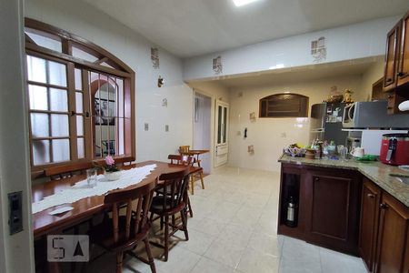 Casa à venda com 192m², 2 quartos e 2 vagasCozinha