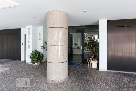 Apartamento à venda com 368m², 4 quartos e 2 vagasFachada e portaria