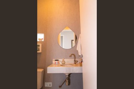 Casa à venda com 122m², 2 quartos e 3 vagas Casa à venda com 122m², 2 quartos e 3 vagasLavabo