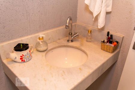 Casa à venda com 122m², 2 quartos e 3 vagas Casa à venda com 122m², 2 quartos e 3 vagasLavabo