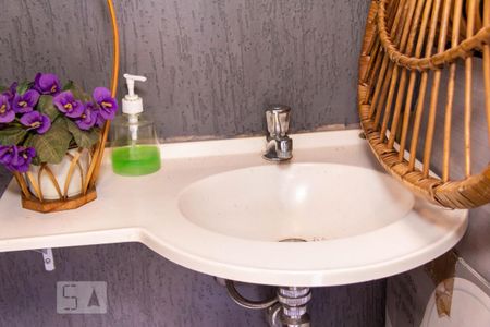 Casa à venda com 122m², 2 quartos e 3 vagas Casa à venda com 122m², 2 quartos e 3 vagasLavabo