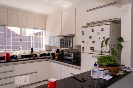 Casa à venda com 122m², 2 quartos e 3 vagas Casa à venda com 122m², 2 quartos e 3 vagasCozinha