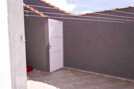 Casa à venda com 122m², 2 quartos e 3 vagas Casa à venda com 122m², 2 quartos e 3 vagasQuintal