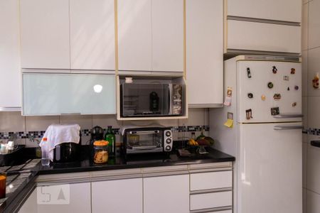 Casa à venda com 122m², 2 quartos e 3 vagas Casa à venda com 122m², 2 quartos e 3 vagasCozinha