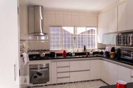 Casa à venda com 122m², 2 quartos e 3 vagas Casa à venda com 122m², 2 quartos e 3 vagasCozinha