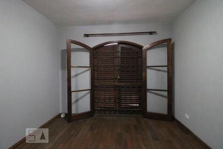 Casa à venda com 200m², 3 quartos e 2 vagasSuíte