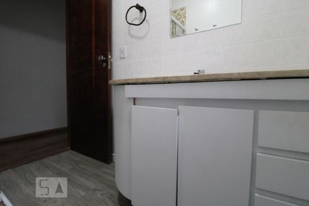 Casa à venda com 200m², 3 quartos e 2 vagasBanheiro da suíte