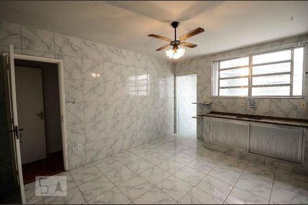 Apartamento para alugar com 93m², 2 quartos e 1 vagaCozinha