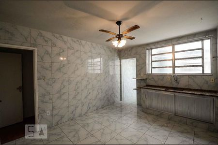 Apartamento para alugar com 93m², 2 quartos e 1 vagaCozinha