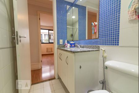 Apartamento à venda com 85m², 2 quartos e 1 vaga Apartamento à venda com 85m², 2 quartos e 1 vagaBanheiro Social