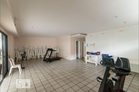 Apartamento à venda com 85m², 2 quartos e 1 vaga Apartamento à venda com 85m², 2 quartos e 1 vagaÁrea comum - Salão de festas