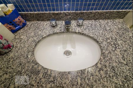 Apartamento à venda com 85m², 2 quartos e 1 vaga Apartamento à venda com 85m², 2 quartos e 1 vagaBanheiro Social