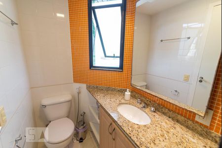Apartamento à venda com 85m², 2 quartos e 1 vaga Apartamento à venda com 85m², 2 quartos e 1 vagaBanheiro da Suíte