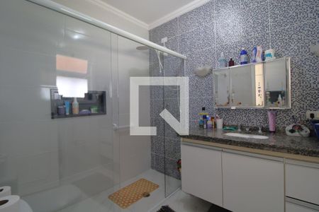 Casa à venda com 300m², 3 quartos e 4 vagasBanheiro da suíte