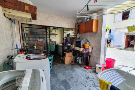 Casa à venda com 220m², 4 quartos e 4 vagasLavanderia