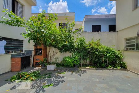 Casa à venda com 220m², 4 quartos e 4 vagasQuintal