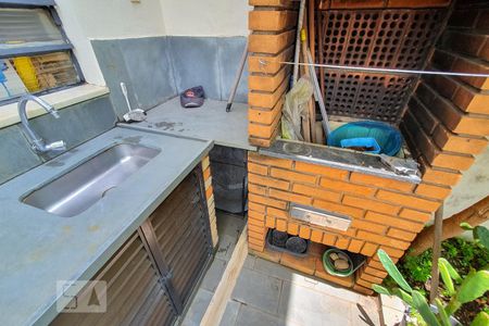 Casa à venda com 220m², 4 quartos e 4 vagasChurrasqueira