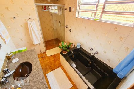 Casa à venda com 220m², 4 quartos e 4 vagasQuarto 1 - suite