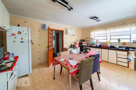 Casa à venda com 220m², 4 quartos e 4 vagasCozinha
